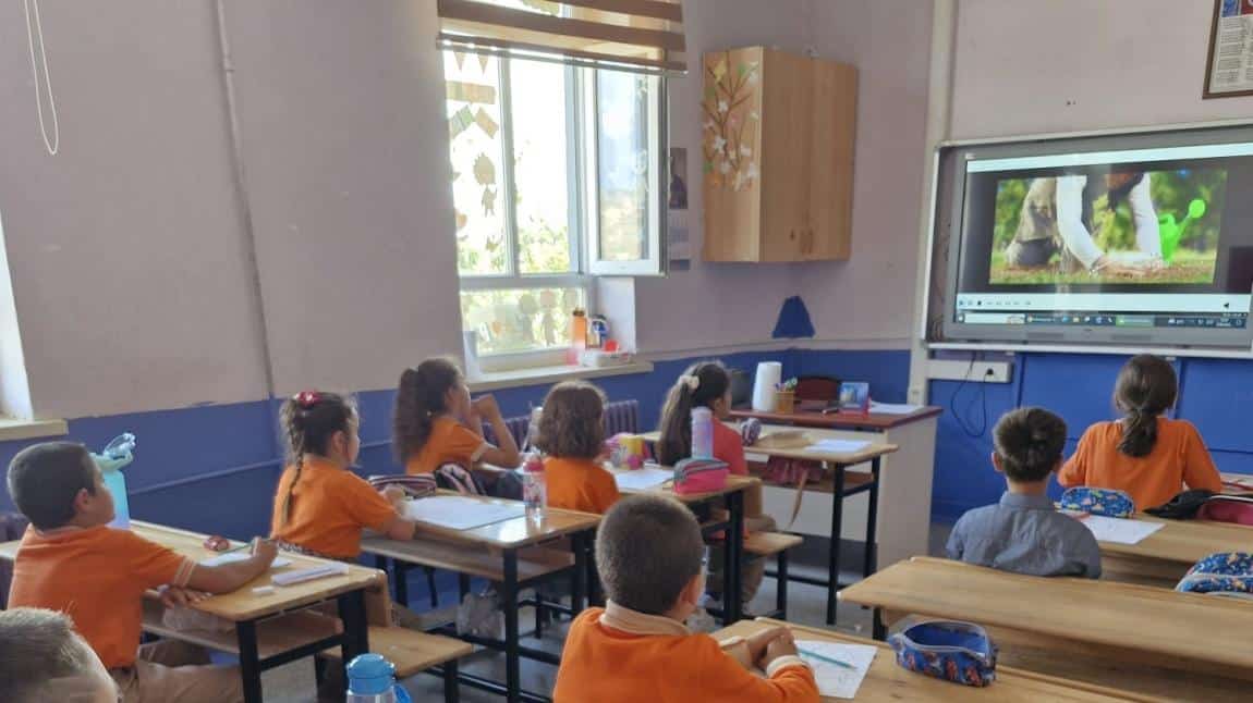 İLK DERSİMİZ YEŞİL VATAN