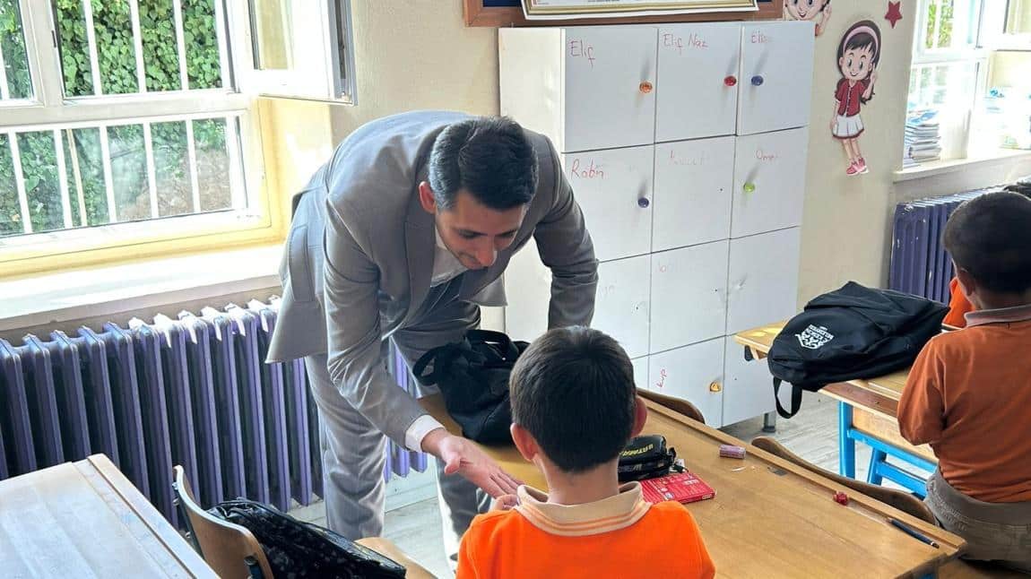 KESKİN KAYMAKAMLIĞI VE KESKİN BELEDİYESİNDEN ÖĞRENCİLERİMİZE KIRTASİYE YARDIMI 